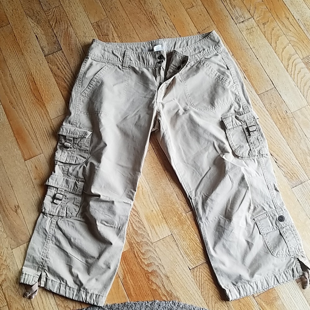 Aeropostale tan capri